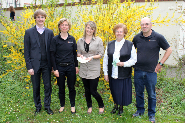 20140406Spendenuebergabe02