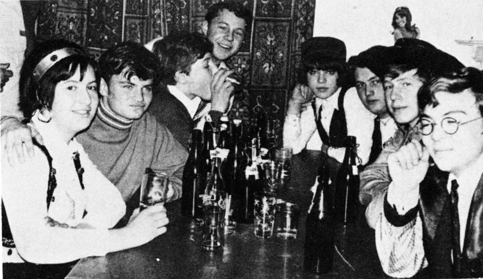 Gruppe Konrad Karg und Anton Zerle (1969) - v.l. Brigitte Tiefenbacher, Alfons Zawacki, Christel Konle, Gerald Giggenbach, Bärbel Beckert, Helmut Schickinger, Gerhard Kommer, Franz Kramer